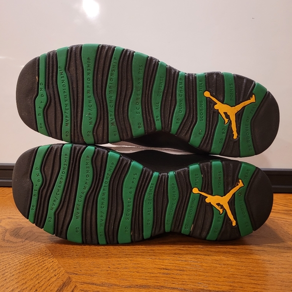 Size 7Y - Jordan 10 Retro Seattle 2019 - Picture 2 of 5